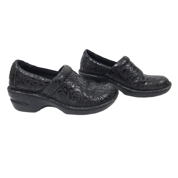 b.o.c. Born Concept Black Peggy Clogs Tooled Leather Slip On Shoes Women Size 7 - Picture 2 of 12